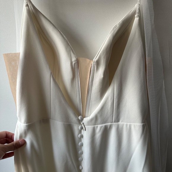 Luxury Crepe Solid Ivory Color Brand NEW GOWN Wedding Dress - Picture 3 of 3